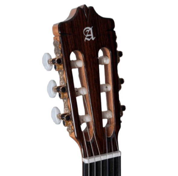 GUITCLAALH095_d.jpg