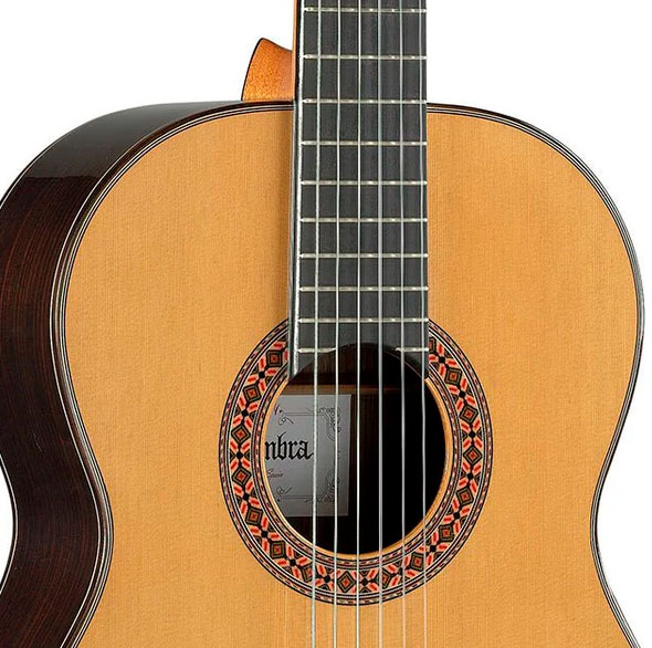 GUITCLAALH026_d.jpg