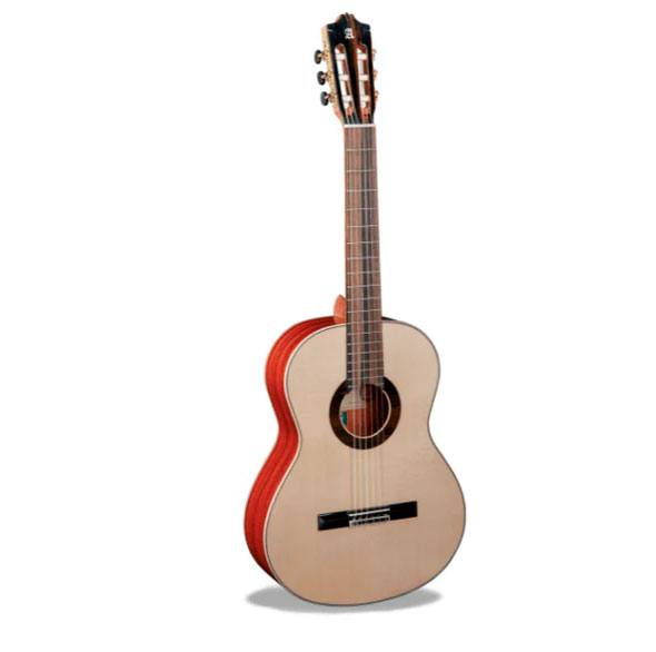 GUITCLAALH117_b.jpg