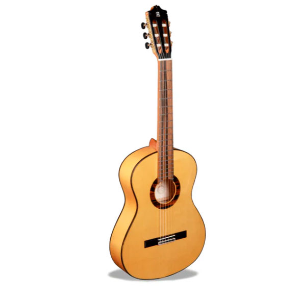 GUITCLAALH118_B.jpg