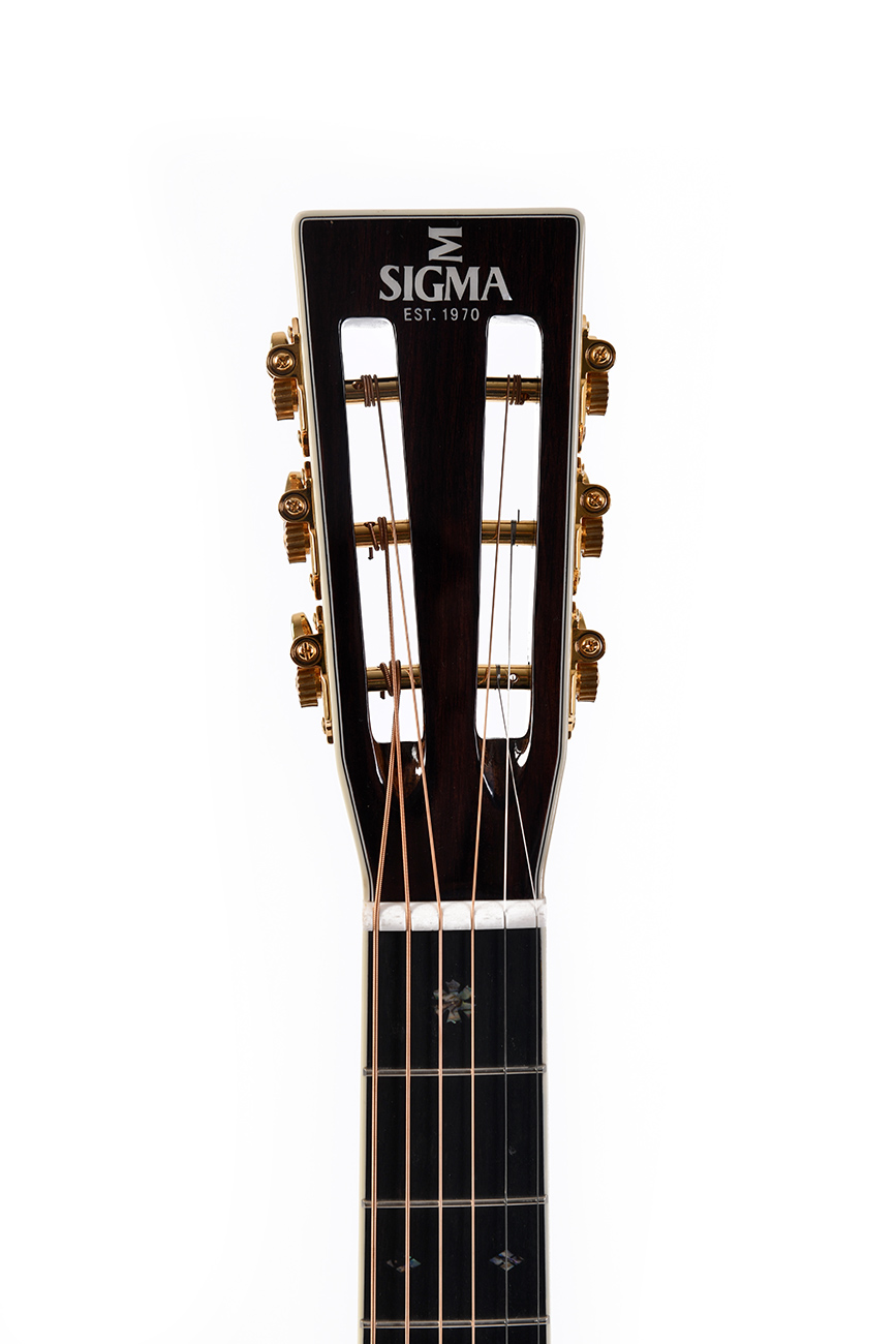 GUITACUSIG308_d.jpg