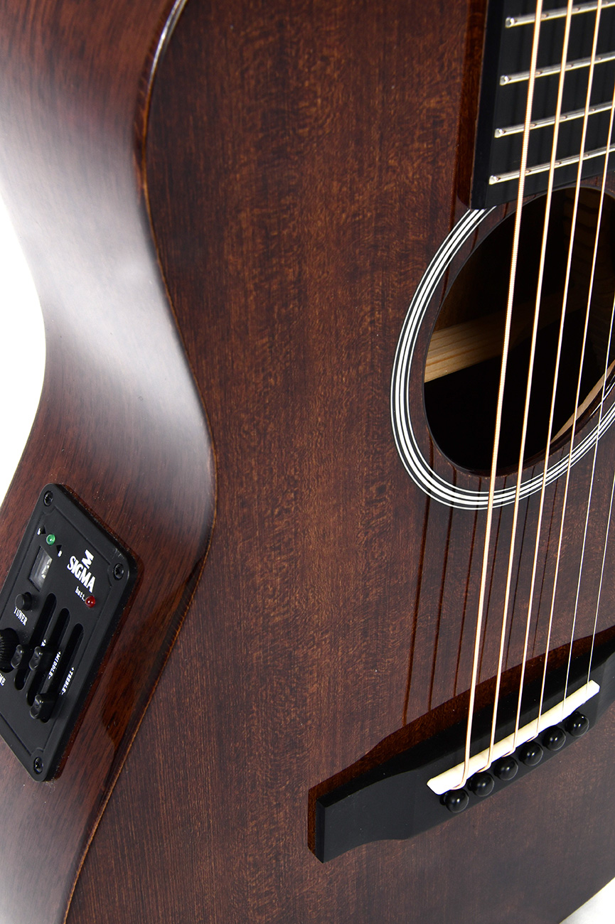 GUITACUSIG387_c.jpg